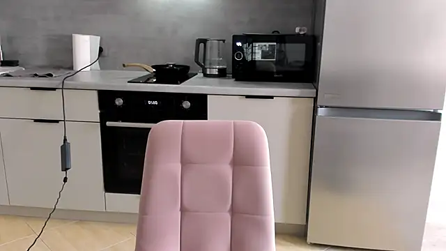 ChloeBlisss online show from July 21, 2026, 8:15 am