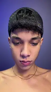 RoughDiamond  online show from April 17, 2026, 1:19 am