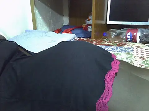 Sexyveretia online show from April 13, 2026, 4:44 pm