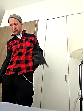 rawanduncut4u online show from April 10, 2026, 11:01 pm