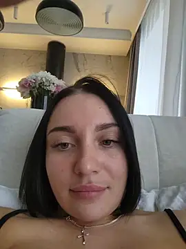 LucyHotty  online show from April 16, 2026, 1:23 pm