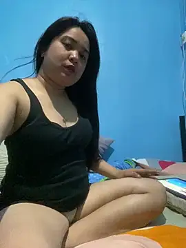 pinayhoney online show from June 12, 2026, 3:32 pm