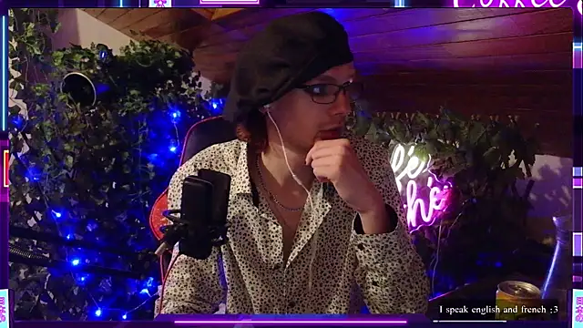 Snapshot of SkinnyAlex1312 chatting on April 22, 2026, 7:20 pm SkinnyAlex1312 online show from April 22, 2026, 7:20 pm