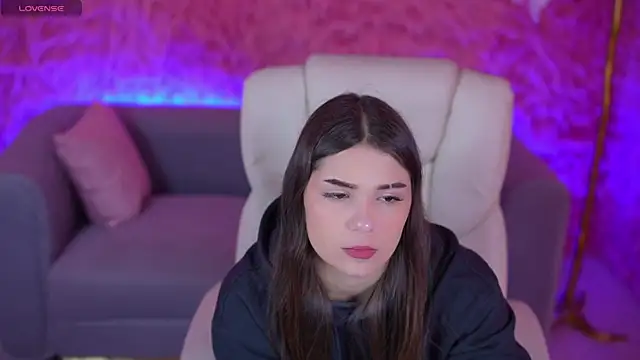 MeJessieDream online show from April 17, 2026, 5:32 am