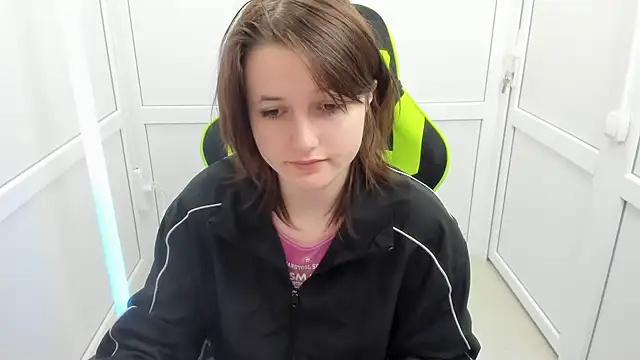 GoldenKiss online show from April 20, 2026, 7:00 am