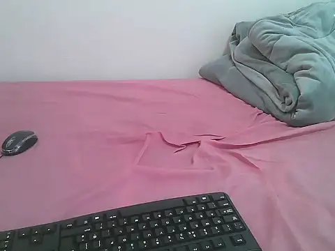 MsLaura24 online show from April 11, 2026, 5:04 am