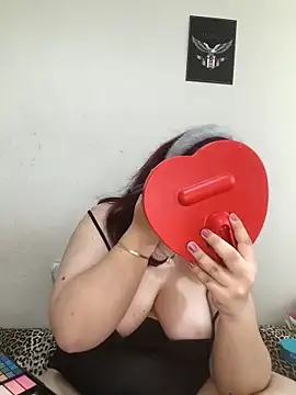 atesli zumra online show from April 17, 2026, 12:52 pm