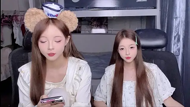 xiaoqiao-daqiao online show from June 3, 2026, 6:45 pm