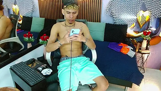Skinny cute Alyer online show from June 3, 2026, 2:45 am