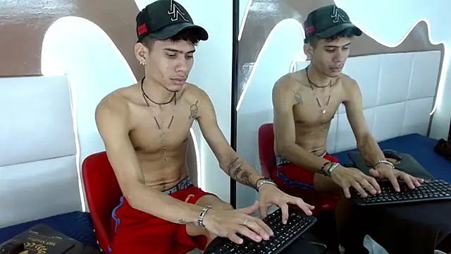 Skinny cute Alyer online show from April 17, 2026, 2:25 am