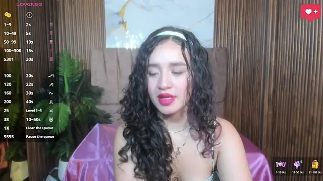 Ellis tay online show from April 15, 2026, 7:18 pm