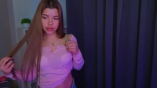 DelenaRines online show from April 17, 2026, 6:49 am