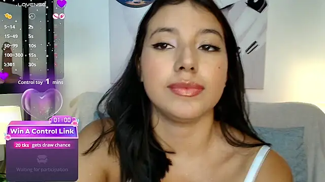 Snapshot of Luna_Ferrer10 chatting on June 8, 2026, 1:28 am Luna Ferrer10 online show from June 8, 2026, 1:28 am
