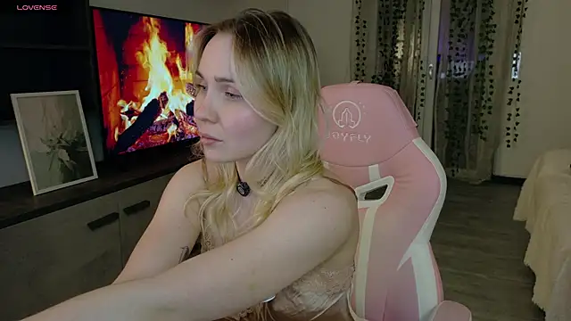 xxYourHoney online show from April 24, 2026, 1:40 am