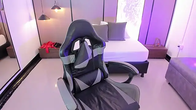 jade spinters online show from July 13, 2026, 5:45 pm