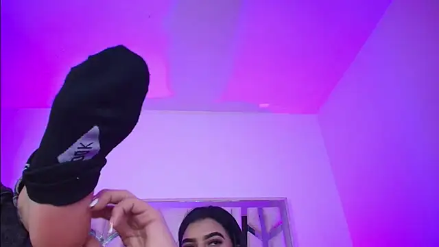 Melinna999 online show from April 16, 2026, 9:39 pm