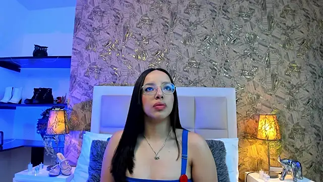 ValkyriaSteel online show from June 2, 2026, 11:43 am