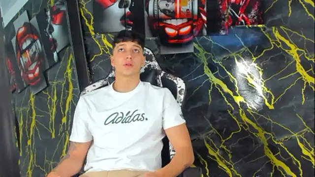 eithan boy  online show from April 16, 2026, 12:06 pm