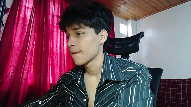 Snapshot of Marck-Pro chatting on July 10, 2026, 3:45 pm Marck-Pro online show from July 10, 2026, 3:45 pm