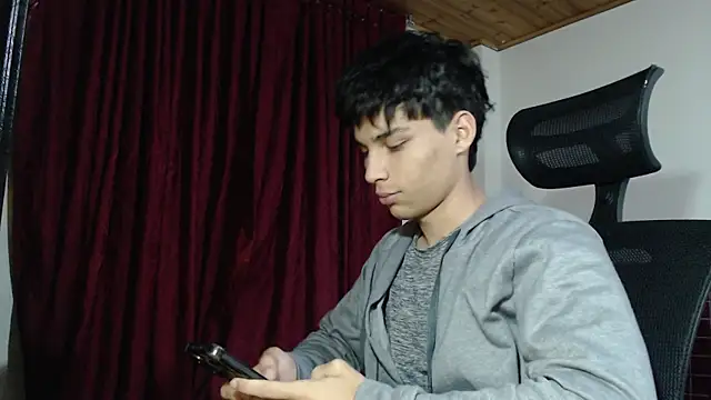 Snapshot of Marck-Pro chatting on July 1, 2026, 12:11 am Marck-Pro online show from July 1, 2026, 12:11 am