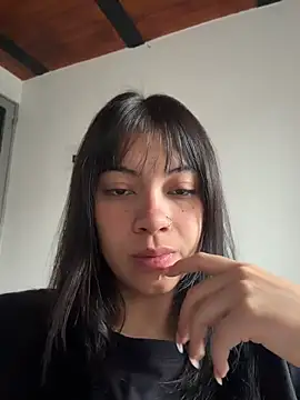 Snapshot of NefertitiXO chatting on July 16, 2026, 2:14 pm NefertitiXO online show from July 16, 2026, 2:14 pm
