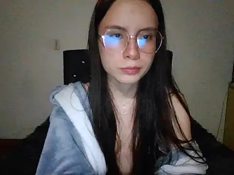 Lilith0423 online show from April 17, 2026, 2:58 am