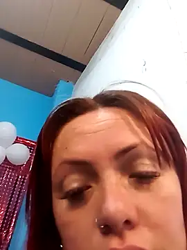 carolinhe26 online show from April 11, 2026, 2:54 pm