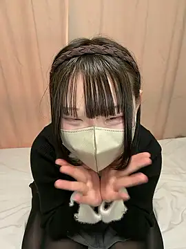 mini mini  online show from April 15, 2026, 5:13 am