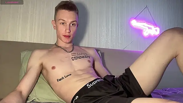 Travis Gracile online show from May 21, 2026, 10:01 am