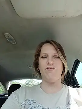 BOUNCYdddBRE online show from April 17, 2026, 3:26 pm