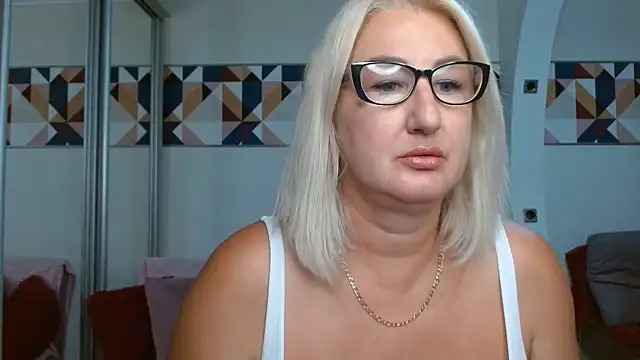 DianaFrances online show from June 28, 2026, 1:28 pm