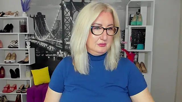 DianaFrances online show from May 3, 2026, 10:53 am