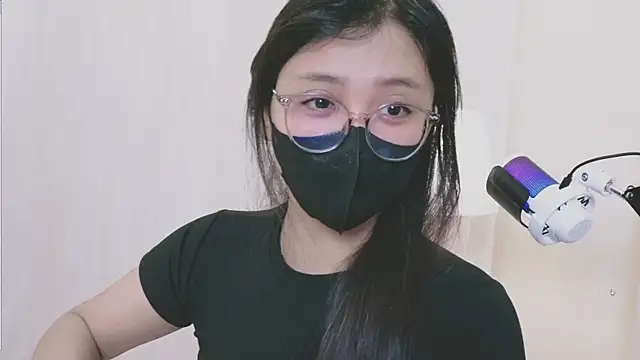 Snapshot of Chan_Chann chatting on April 19, 2026, 2:12 am Chan Chann online show from April 19, 2026, 2:12 am