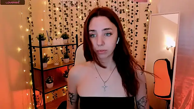 Snapshot of CharliGrace_ chatting on July 12, 2026, 5:08 am CharliGrace online show from July 12, 2026, 5:08 am