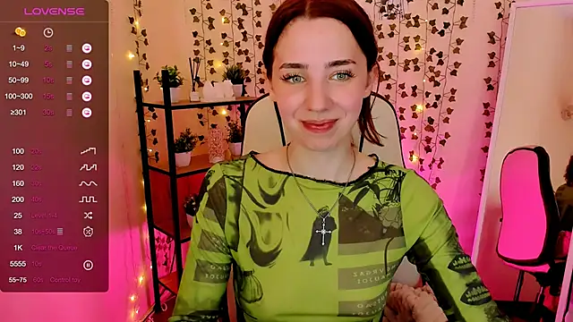 Snapshot of CharliGrace_ chatting on June 29, 2026, 2:18 am CharliGrace online show from June 29, 2026, 2:18 am