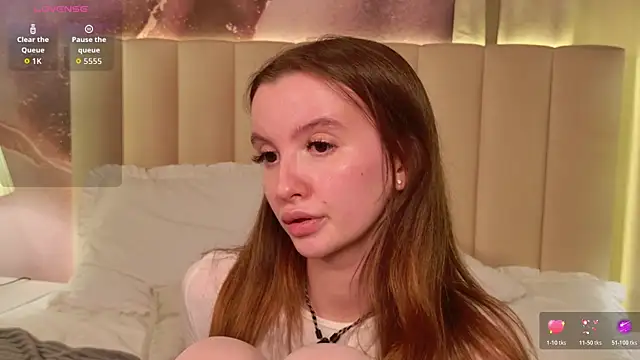 Snapshot of Molly__Quinn chatting on July 14, 2026, 2:05 am Molly Quinn online show from July 14, 2026, 2:05 am
