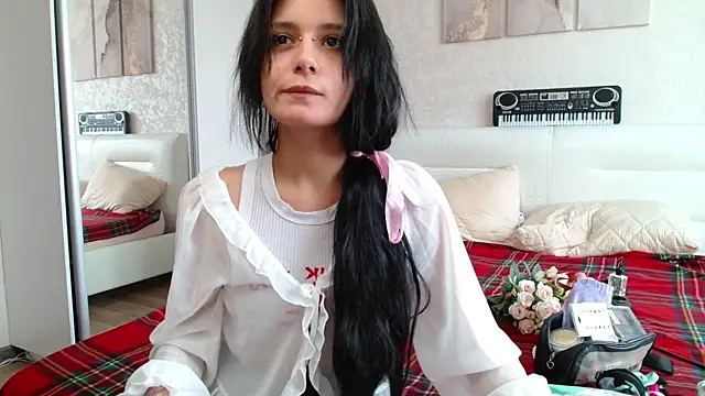 The Slutty Fox online show from June 25, 2026, 7:57 am