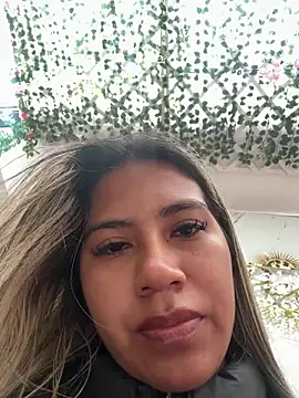 Snapshot of Kimmiebellarie chatting on July 19, 2026, 1:52 pm Kimmiebellarie online show from July 19, 2026, 1:52 pm
