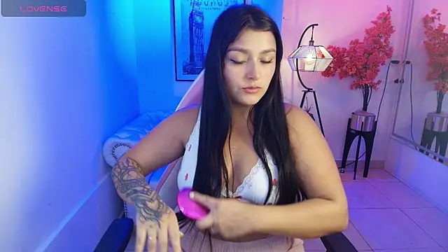 Selene blake online show from April 14, 2026, 12:43 pm