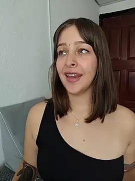 Mari Rouse online show from May 5, 2026, 3:37 pm