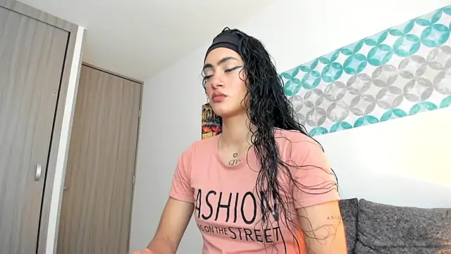 shelsy d online show from April 17, 2026, 8:55 pm