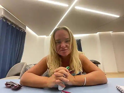 parisheliton online show from April 14, 2026, 5:45 am