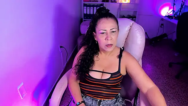 KattySoler online show from April 15, 2026, 1:37 pm