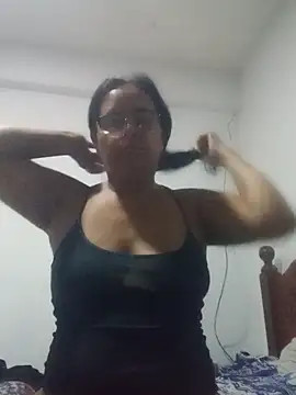 PienCanela online show from May 10, 2026, 11:17 pm