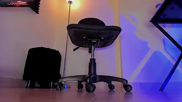 Pandora fosterr online show from April 17, 2026, 2:58 am