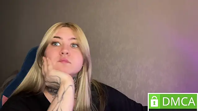 CuteUna online show from April 18, 2026, 9:44 am