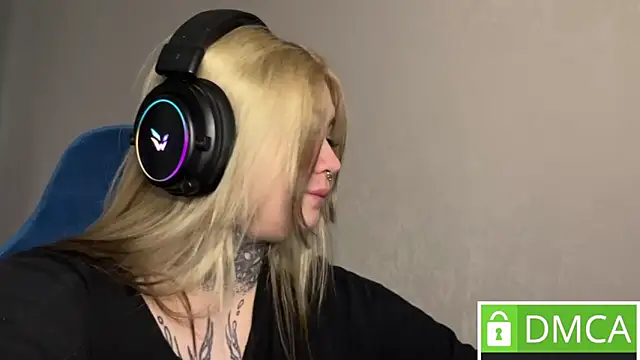 CuteUna online show from April 17, 2026, 9:34 am