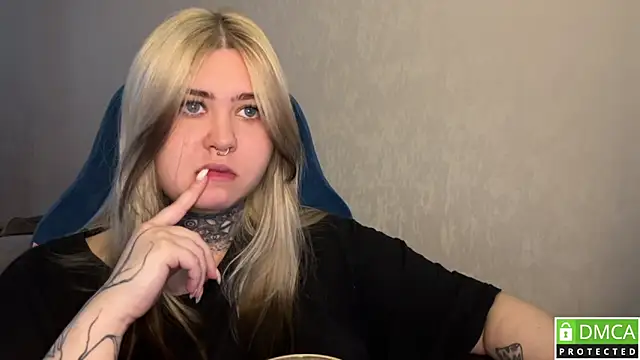 CuteUna online show from April 19, 2026, 8:04 am