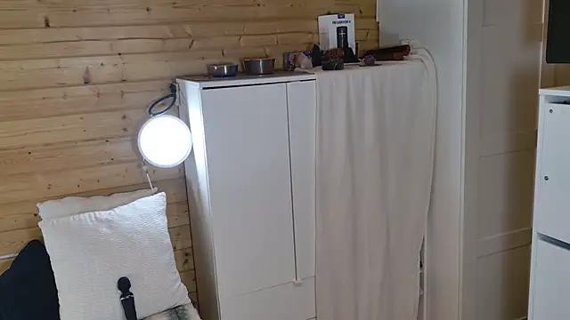 jessicalux41 online show from April 11, 2026, 3:49 pm