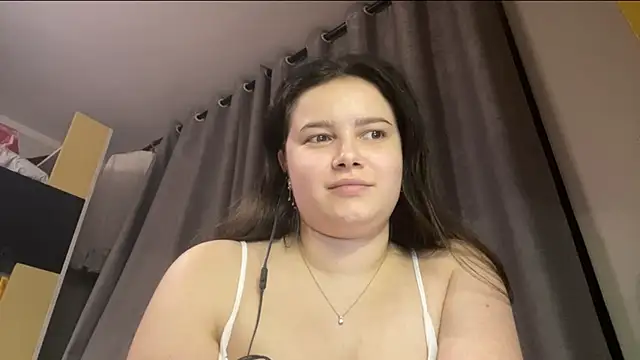 LonnaVandal online show from April 15, 2026, 7:58 pm